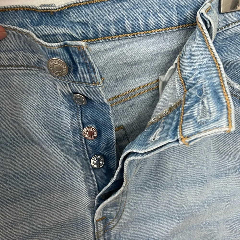 Levi's Women's 501 Cut Off Hem High Rise Shorts - Plus Size - Picture 3 of 8